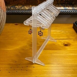 Earring Stand with 8 Pairs of Christmas Earrings NWOT…Great Gift